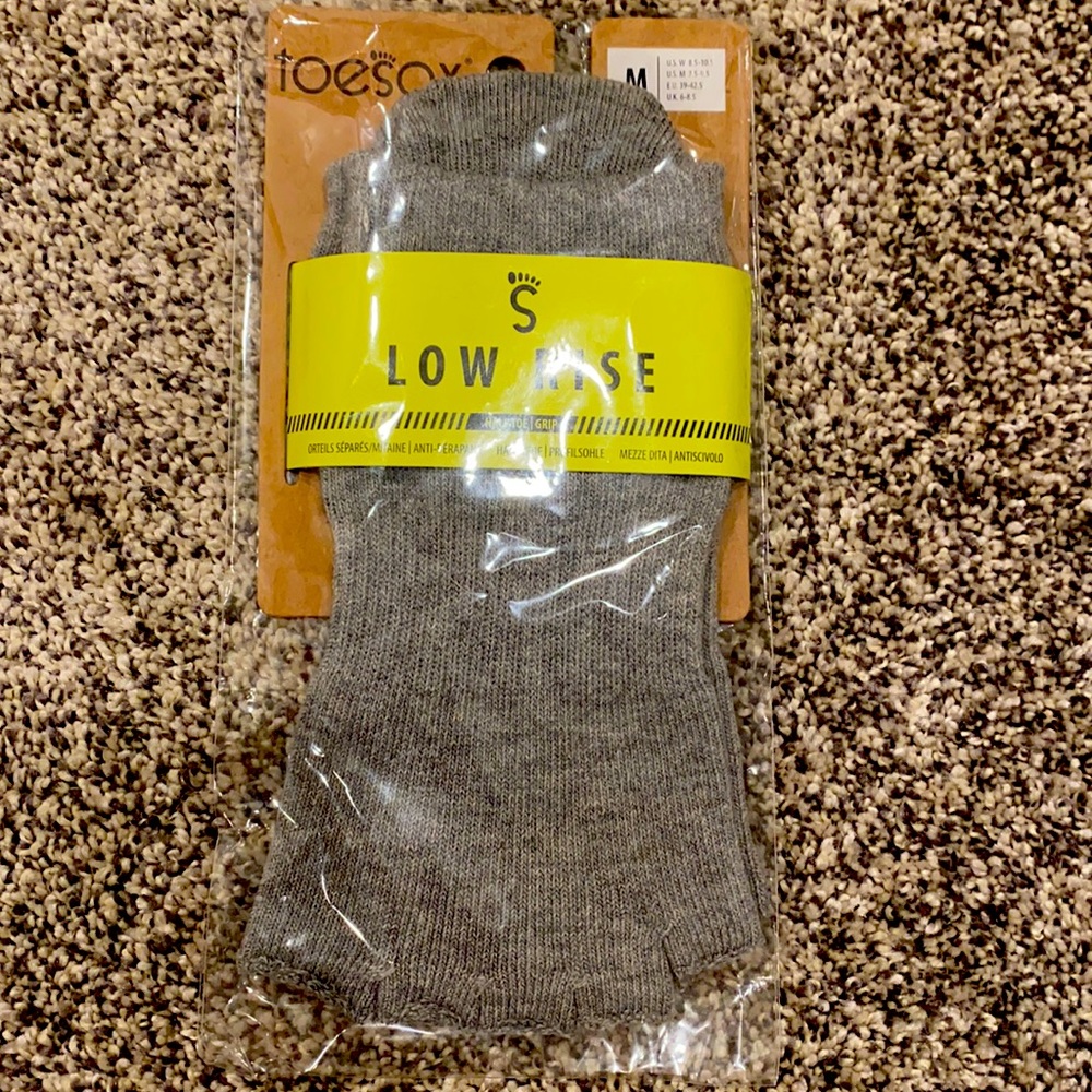 Toesox Low Rise Half Toe Grip Sock